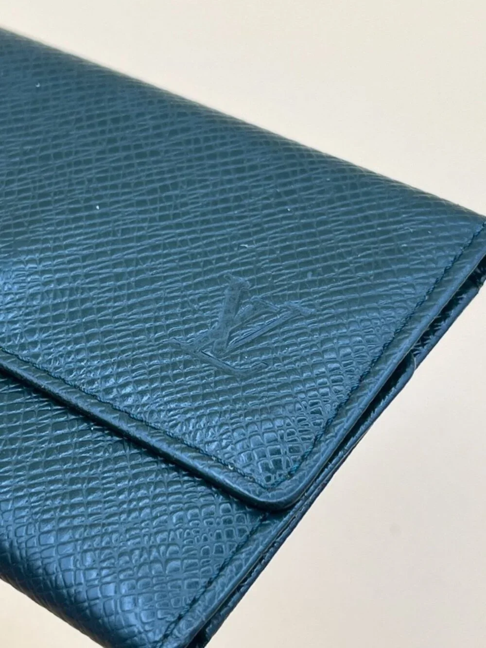 Louis Vuitton Taiga Leather 6 Ring Key Case Holder Green Made in France